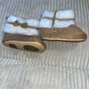 TongyouYuang Suede-like Boots Baby Girl 6 m - 12 m Light Brown White Fur new